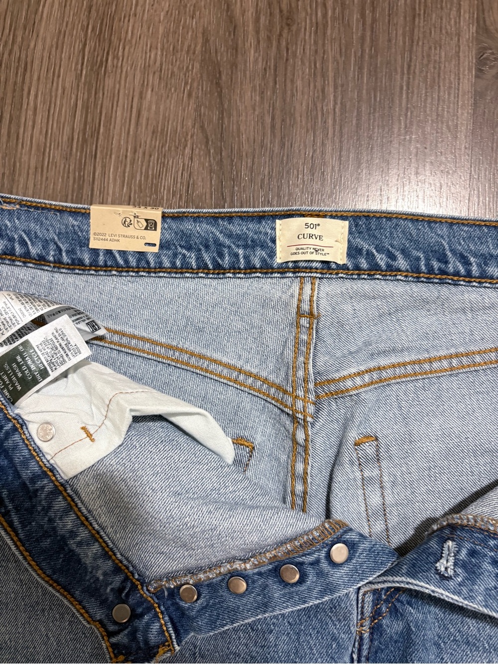 Levi's Light Blue Curve 501 Women’s Jeans - Picture 5 of 7